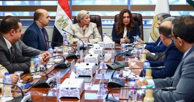 وزيرتا البيئة والتنمية المحلية تبحثان مع وزارة الكهرباء مراجعة متحصلات منظومة النظافة وزيرتا البيئة والتنمية المحلية