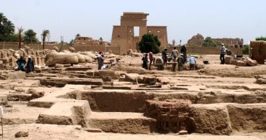 اكتشافات تكتب التاريخ من جديد.. تفاصيل سلسلة نجاحات مشروع حفائر البعثة المصرية بطريق الكباش.. الحفائر تكشف سور ضخم يعود للملك "من خبر رع".. وورش تمثل منطقة صناعية وأفران صناعة تماثيل البرونز.. صور الحفائر والعمل على طريق الكباش بمدينة الأقصر