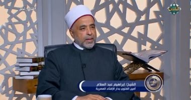 ماذا نقول عند قول المؤذن "الصلاة خير من النوم؟.. أمين الفتوى يجيب "فيديو" الشيخ إبراهيم عبد السلام أمين الفتوى بدار الإفتاء المصرية