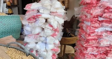 الحمص والحلاوة... أشهر عادات زوار منطقة السيد البدوى فى الغربية.. تشتهر به مدينة طنطا ويقبل على شرائها الزوار من جميع المحافظات.. انتعاش حركة البيع والشراء طول العام وزيادة الإقبال فى شهر أكتوبر الحلوى والحمص