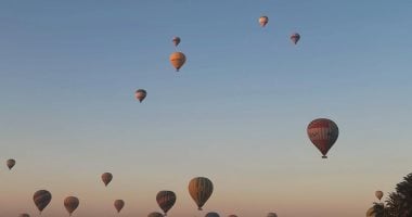 سماء الأقصر تشهد تحليق 22 رحلة بالون تقل على متنها 480 سائحا.. صور البالون الطائر