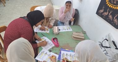 متحف كفر الشيخ ينظم ورشة فنية للتعريف بالآلات الموسيقية فى مصر القديمة جانب من المشاركات في الورشة الفنية