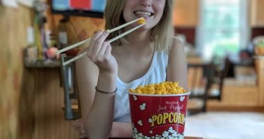 كل برج وله سناك صيفي يناسب حالته المزاجية.. الحمل ناتشوز حار والسرطان الترمس