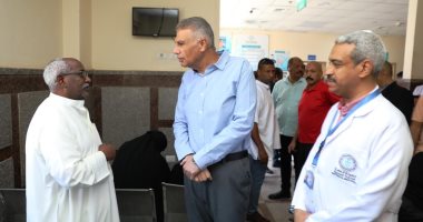 محافظ أسوان يتفقد منظومة العمل بالمستشفى التخصصى العام فى الصداقة