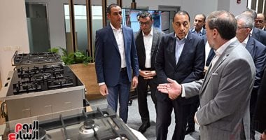 رئيس الوزراء يفتتح مصنعا للأجهزة المنزلية ومستودعا لإحدى الشركات الرائدة بأفريقيا الدكتور مصطفى مدبولي رئيس مجلس الوزراء