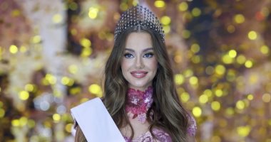 طالبة ثانوية عمرها 17 عامًا تتوج بلقب ملكة جمال المجر 2025.. صور