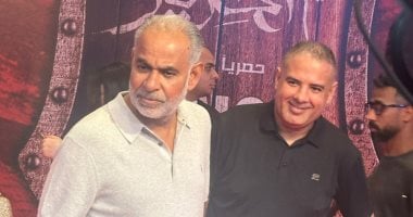 محمود البزاوى وأحمد غزى ووليد فواز فى العرض الخاص لمملكة الحرير محمود البزاوى فى العرض الخاص لمملكة الحرير