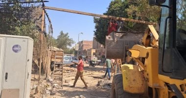 محافظة الجيزة تزيل تعديات على كوبرى بهجات بالمنوات