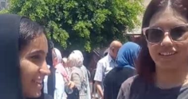 فرحة بين طلاب الثانوية العامة بكفر الشيخ لسهولة امتحان اللغة الإنجليزية.. فيديو فرحة الطالبات بسهولة اللغة الانجليزية