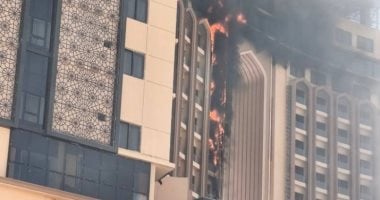 حريق يلتهم فندق "قلب العالم" وسط بغداد.. صور حريق فندق بغداد