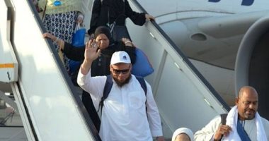 آخر العائدين من حج القرعة: شكرا للرئيس السيسى.. الرحلة سهلة وميسرة.. صور عودة حجاج القرعة من الأراضي المقدسة