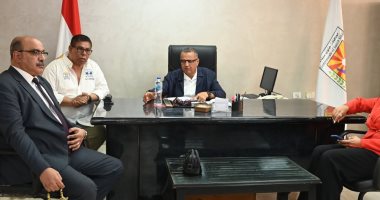 محافظ جنوب سيناء يجتمع بمديرى المديريات الخدمية لمتابعة الخدمات المقدمة للمواطنين