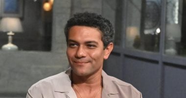 آسر ياسين: حماتى كانت مفكّرة إنى "بتهته" بعد فيلم رسائل البحر آسر يس
