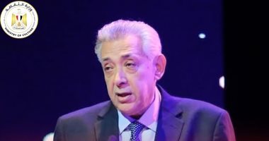 سامح مهران رئيس مهرجان المسرح التجريبى يلقى رسالة اليوم العربى للمسرح 2026 الدكتور سامح مهران رئيس مهرجان القاهرة الدولي للمسرح التجريبي