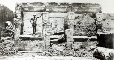 كتاب مصور عن مصر وفلسطين عمره 175 عامًا في المزاد.. رحلة "دو كامب" و"فلوبير"