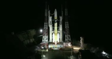 اليابان تطلق القمر الصناعي GOSAT-GW للتصدى لأزمة المناخ 