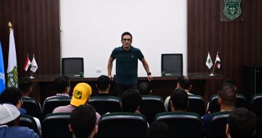 احمد سامي مع لاعبي الاتحاد