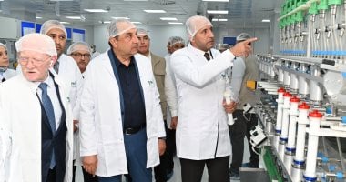 وزير قطاع الأعمال العام يشهد تشغيل مصنع فلاتر غسيل الكلى المتوقف