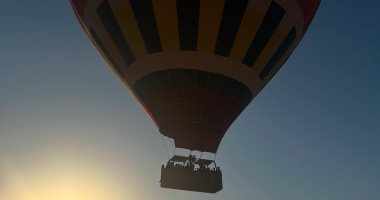 الأقصر تشهد تحليق 20 رحلة بالون تقل على متنها 400 سائح من حول العالم.. صور