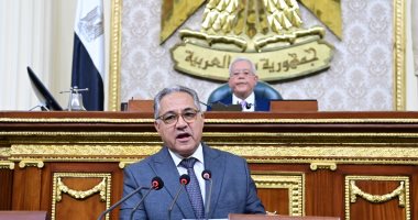 رئيس "النواب" للأغلبية: "المقاعد خالية ليه نناقش قانون مهم لا يصح ذلك"