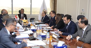 وزير التموين يتابع انتظام منظومة الطحن وتطوير شركات المطاحن لدعم الأمن الغذائي اجتماع وزير التموين مع قيادات شركات المطاحن التابعة للشركة القابضة للصناعات الغذائية