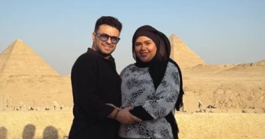 كريم الحسينى وزوجته 