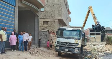 محافظ الدقهلية يتابع حملة رفع المخلفات وتطهير ترعة قرية زيان بمركز بلقاس