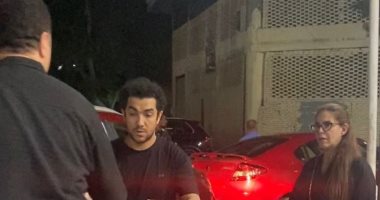 ميدو عادل ودنيا عبد العزيز وسامى مغاورى فى عزاء والدة هشام إسماعيل عزاء والدة هشام إسماعيل