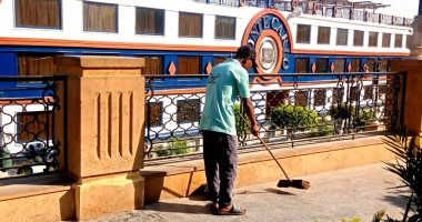 مدينة الأقصر تنفذ حملات نظافة مكثفة بمنطقة الممشى السياحى وكورنيش النيل.. صور