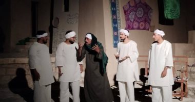عرض "الطوق والأسورة" ضمن التجارب المسرحية النوعية لقصور الثقافة بالأقصر.. صور