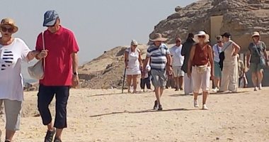 توافد سياحى غير مسبوق على مناطق المنيا الأثرية من جنسيات متعددة خارج الموسم الرسمى
