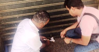 غلق وتشميع 169 محلا ومقهى غير مرخصة بأسوان