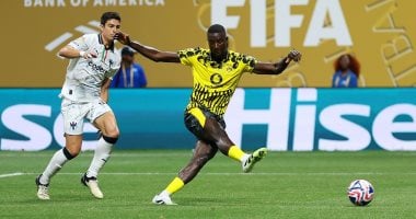 نيوز برو : 
                                            لاعبون لم يتأهلون لكأس العالم للمنتخبات يتألقون فى مونديال الأندية
                                        