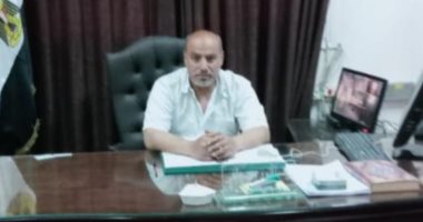 محافظ الدقهلية يكرم رئيس الوحدة القروية بميت الفرماوى لتعامله مع الأمطار