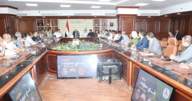 محافظ بنى سويف يستعرض مشروع مجمع المواقف الجديد ويؤكد: هدفنا المواطن