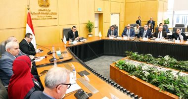 وزير الإسكان يتابع موقف توفيق الأوضاع بالأراضي المنضمة لأحوزة عددٍ من المدن الجديدة
