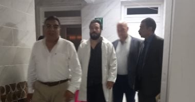 محافظ الدقهلية يفاجئ مستشفى بلقاس بزيارة ويعرب عن عدم رضائه بالنظافة جانب من الجولة