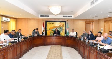 محافظ الفيوم يتابع معدلات الآداء بملفات التقنين والتصالح والرد على المتغيرات المكانية