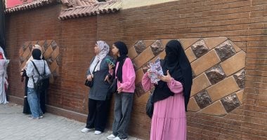 تركيز ومراجعة.. طلاب الثانوية يستعدون لامتحانى الكيمياء والجغرافيا "صور"