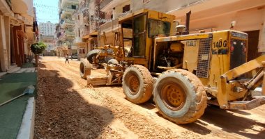 محافظ كفر الشيخ يتابع أعمال رصف شوارع ويعلن استمرار القوافل الطبية المجانية 