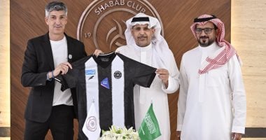 نيوز برو : 
                                            الشباب السعودي يُعلن تعاقده مع الإسبانى إيمانول ألجواسيل
                                        