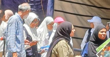 _لحظة خروج طلاب الثانوية العامة بأسوان 