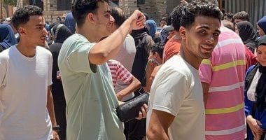 فرحة وابتسامة علي وجوه طلاب الثانوية العامة