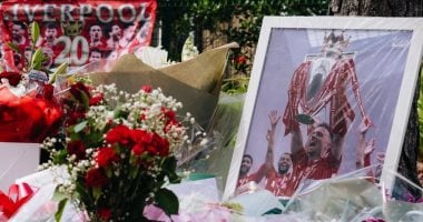 ليفربول يقيم مراسم تكريم جوتا وشقيقه في أنفيلد بأكاليل الزهور.. صور تكريم جوتا