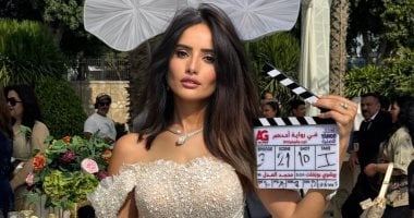 زينة فى الغردقة لتصوير مسلسل ورد وشوكولاتة زينة