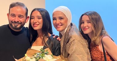 الموزع أحمد عادل يحتفل بتخرج ابنته كنزى من الجامعة في إسبانيا أحمد عادل وابنته
