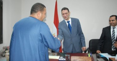 محكمة الأقصر تتلقى طلبات تقديم 4 مرشحين على مقاعد مجلس الشيوخ.. فيديو محكمة الأقصر تتلقي طلبات المرشحين