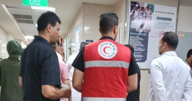 توجه فرق طوارئ الهلال الأحمر المصرى لتقديم الخدمات اللازمة لضحايا حادث الإقليمى