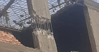 القاهرة توقف البناء فى هذه المناطق لرصد محاولات البناء المخالف.. المحافظ يقيل رئيس حى دار السلام ومهندسين بالمقطم.. ويؤكد: تحويل المقاولين المخالفين للنيابة وتنشيط أعمال الرصد والمتابعة وإجراء حاسم ضد المخالف إزالة مخالفات البناء فى القاهرة