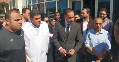 نائب وزير الصحة يتفقد مستشفى الباجور للاطمئنان على مصابى حادث الطريق الإقليمى.. فيديو نائب وزير الصحة يتفقد مستشفى الباجور